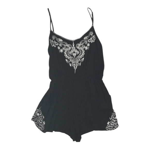 Embroidered romper - Picture 5 of 6